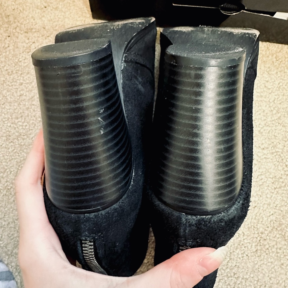 Nine West Black Boots 7 🖤 - Picture 7 of 10